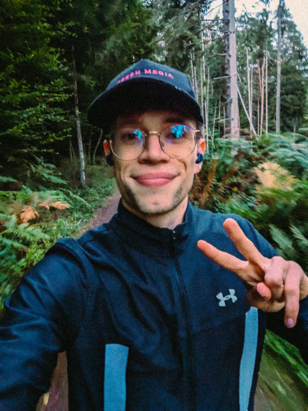 Jonas Melzer beim Laufen im Wald